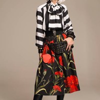 senior woman wearing glasses and stylish clothes - fashion stock pictures, royalty-free photos & images