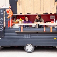 serving chinese food truck - junk food stock pictures, royalty-free photos & images