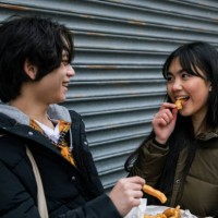 sharing fish and chips - junk food stock pictures, royalty-free photos & images