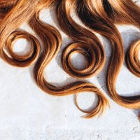 shiny long hair. - hairstyle photos et images de collection