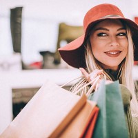 shopping en hiver - fashion photos et images de collection