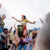 shoulder carry selfie - concert stock pictures, royalty-free photos & images