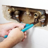 shower leak - home decoration stockfoto's en -beelden