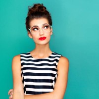 sie hat eine idee, die sie teilen möchten - fashion stock-fotos und bilder