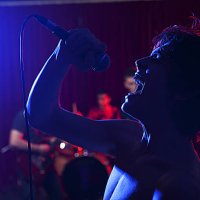 singer on stage - concert stock pictures, royalty-free photos & images