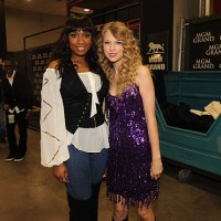 Singers Jennifer Hudson and Taylor Swift pose backstage during Brooks & Dunn's The Last Rodeo Show at the MGM Grand Garden Arena on April 19, 2010 in...