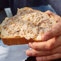 slice of bread with lard - junk food stockfoto's en -beelden