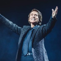 Spanish singer/ actor Raphael performs on stage at Wizink Center on December 19, 2020 in Madrid, Spain.