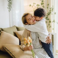 special gift on mother's day - home decoration stock pictures, royalty-free photos & images