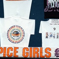 Spice Girls, Dortmunder Westfalenhalle,;Dortmund, Konzert, Auftritt, Souvenirstand,