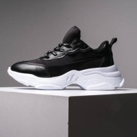 sport shoes 4 - fashion photos et images de collection