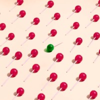 standing out from the crowd - junk food stockfoto's en -beelden