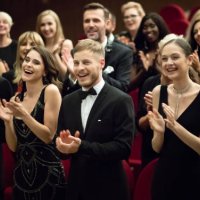standing ovation in theatre - concert stock pictures, royalty-free photos & images