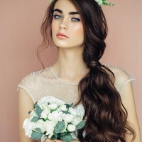 studio shot of young beautiful bride - hairstyle stockfoto's en -beelden