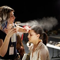 stylist and model backstage at fashion show - hairstyle stock pictures, royalty-free photos & images