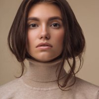 suéter con hermosa mujer - hairstyle fotografías e imágenes de stock