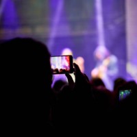taking pictures and video with a mobile phone - concert stock pictures, royalty-free photos & images