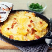 tartiflette - junk food stock pictures, royalty-free photos & images