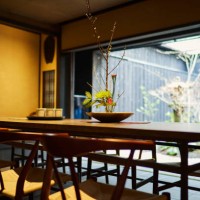 the hotel's dining room is a modern interpretation of a traditional japanese kyoto machiya. - home decoration stock pictures, royalty-free photos & images