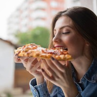 time for junk food - junk food stockfoto's en -beelden