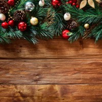 top view of christmas garland on rustic wooden table with copy space - home decoration stock pictures, royalty-free photos & images