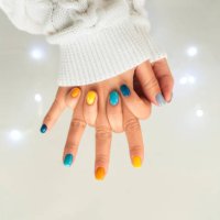 trendy bright manicure on woman hands in white knitted sweater against ultimate gray background with illuminating. trendy colors of the year 2021. flat lay style. close-up - nails art stock pictures, royalty-free photos & ima