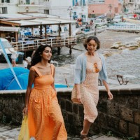 two woman explore sorrento, italy, on foot - fashion stock pictures, royalty-free photos & images