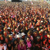 uk: the nokia isle of wight festival 2004 - day two - concert stock pictures, royalty-free photos & images