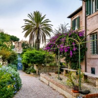 un aperçu suggestif du couvent de san sebastiano au cœur de la rome antique - garden decoration photos et images de collection