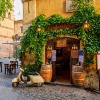 un restaurante típico en el antiguo trastevere de roma - food fotografías e imágenes de stock