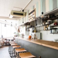 unattended restaurant with bright lights - home decoration stock pictures, royalty-free photos & images