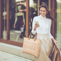 using a smart phone - fashion stock pictures, royalty-free photos & images