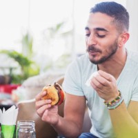 vandaag was ik echt honger! - junk food stockfoto's en -beelden