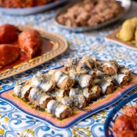 various types of seafood, appetizingly served plates, close-up, culinaria, sicilian food, sicily, italy, travel 2023 - food stock pictures, royalty-free photos & images