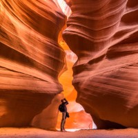 view down canyon walls to photographer - travel stock-fotos und bilder