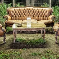vintage furniture - garden decoration stockfoto's en -beelden