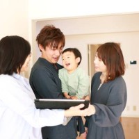 visit to new house with real estate agent - home decoration stock pictures, royalty-free photos & images