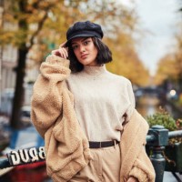 wer wusste, dass casual so glamourös aussehen könnte? - fashion stock-fotos und bilder