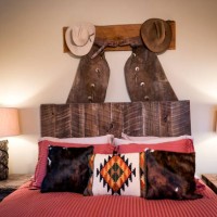 western decor bedroom iin montana - home decoration stock pictures, royalty-free photos & images