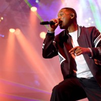 Will Smith performs on stage with DJ Jazzy Jeff during the Paramount Pictures, Skydance and Jerry Bruckheimer Films 