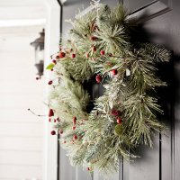 winter wreath - home decoration stock pictures, royalty-free photos & images