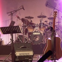worship band - concert stock pictures, royalty-free photos & images