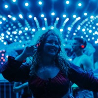 young girl dancing to dj set at festival - concert stock pictures, royalty-free photos & images