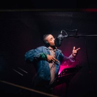 young hipster african-american rapper recording songs in music recording studio - fashion stock pictures, royalty-free photos & images