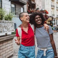 young lesbian couple traveling - travel stock pictures, royalty-free photos & images