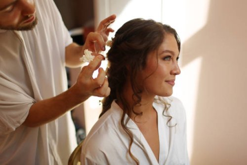 a bride getting ready before her wedding ceremony - hairstyle stockfoto's en -beelden