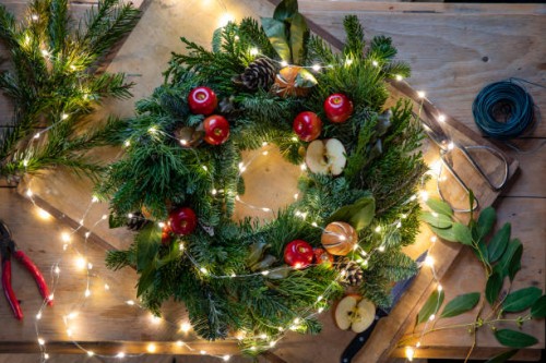 a festive wreath - home decoration stock pictures, royalty-free photos & images