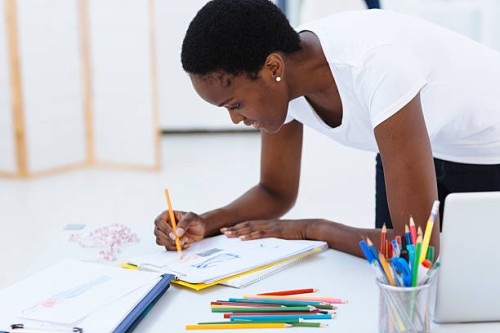 african styliste de travail. - fashion photos et images de collection