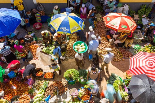 african vegetable market assomada, santiago island - food stockfoto's en -beelden