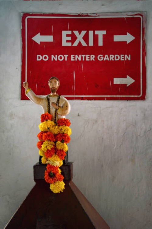 always keeping us out of his garden - garden decoration stock pictures, royalty-free photos & images